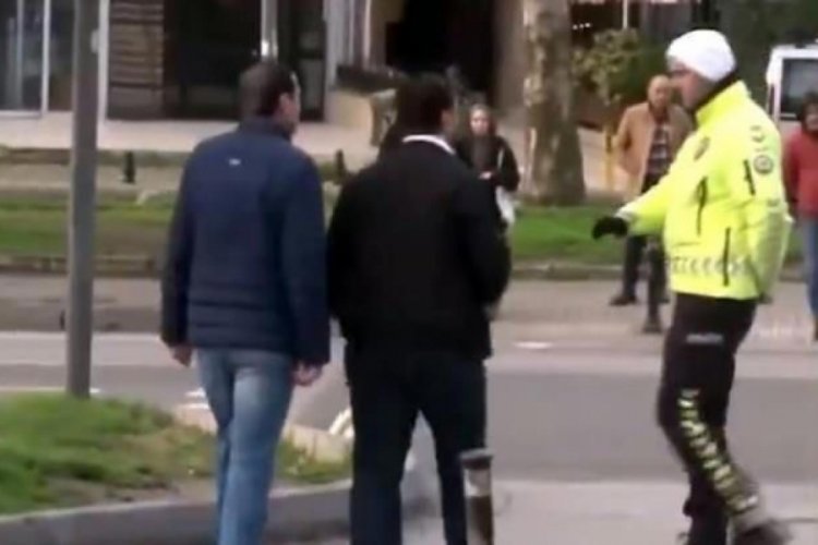 İstanbul'da trafik ışıklarına uymayan yayalara para cezası kesildi