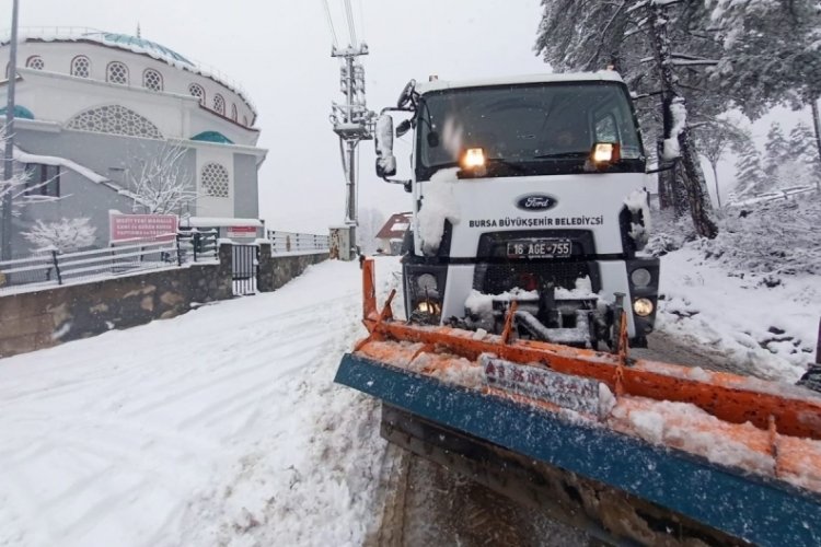 Bursa'da 63 mahallede kar mesaisi