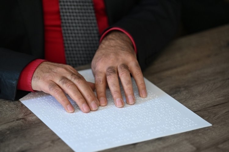 Okuryazar g&ouml;rme engelliler artık noter işlemlerini imzalarına tanık g&ouml;stermeden yapabilecek