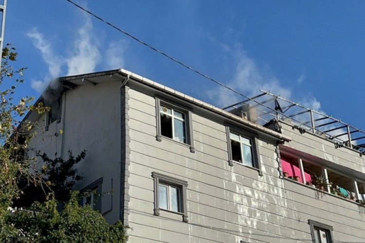 İstanbul'da 3 katlı binada yangın