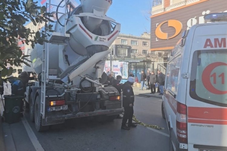 Yolun karşısına ge&ccedil;mek isteyen kadın, beton mikserinin altında kalarak can verdi