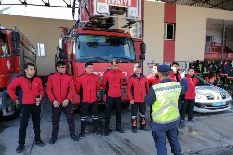 Mersin'de kurum şof&ouml;rlerine trafik eğitimi