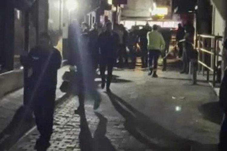 İstanbul'da silahlı &ccedil;atışma! 2'si polis 5 yaralı
