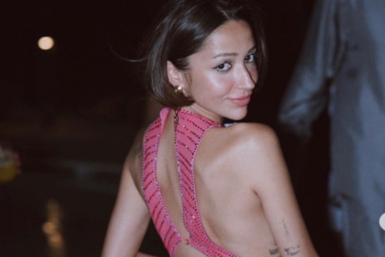Zeynep Bastık hamamda
