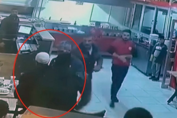 Mersin'de restoran &ccedil;alışanı, m&uuml;şterisini Heimlich manevrası ile kurtardı
