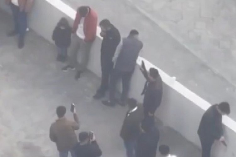 Gaziantep'te &ccedil;atışma gibi d&uuml;ğ&uuml;n: &Ccedil;ocuklara rağmen silahlar patladı