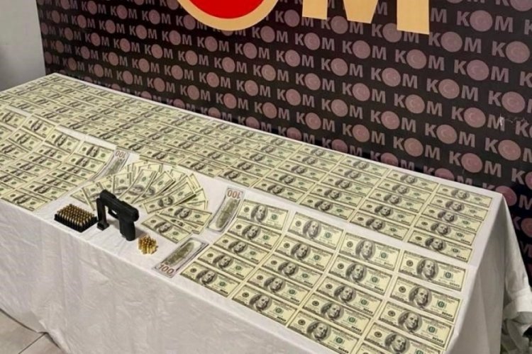İş yerine sahte dolar vermek isterken yakalandı