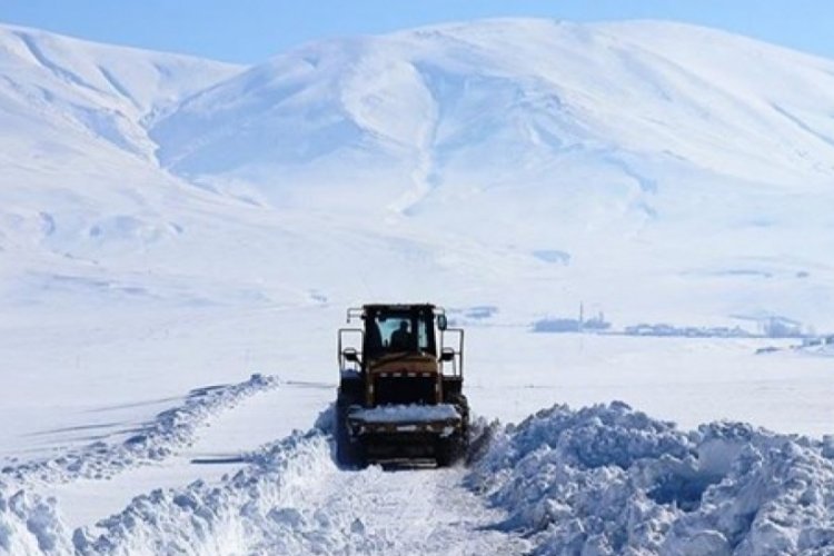 Siirt ve Şırnak'ta kar nedeniyle 10 yerleşim birimine ulaşım sağlanamıyor