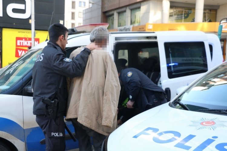 Şanlıurfa'da koyunları &ouml;len &ccedil;ift&ccedil;i kendini yakmak istedi