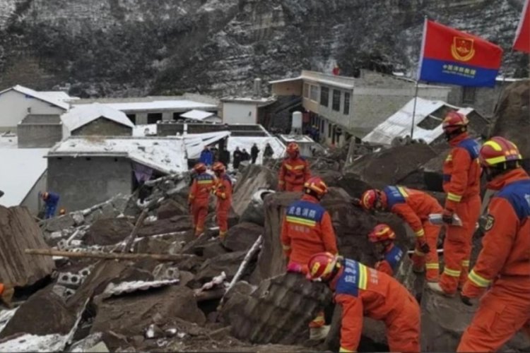 &Ccedil;in'in Y&uuml;nnan eyaletindeki heyelanda &ouml;lenlerin sayısı 34'e &ccedil;ıktı