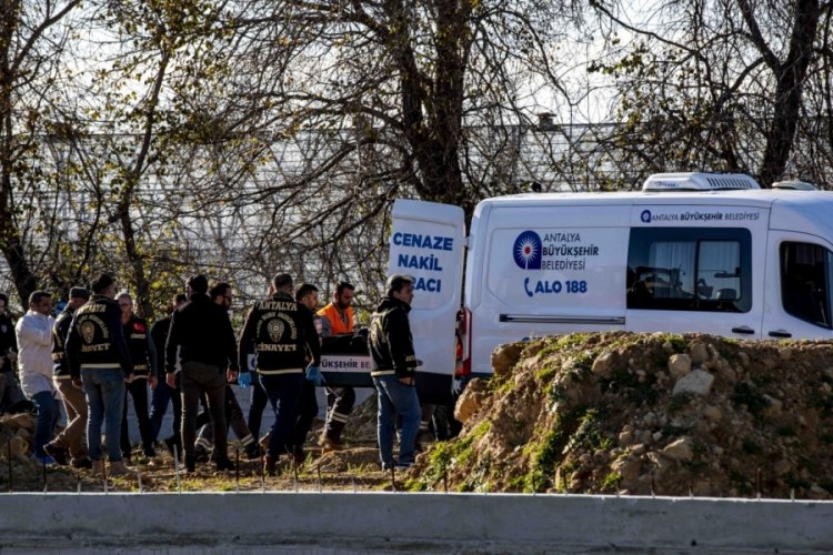 Antalya'da kayıp kuryenin toprağa g&ouml;m&uuml;l&uuml; cesedi bulundu