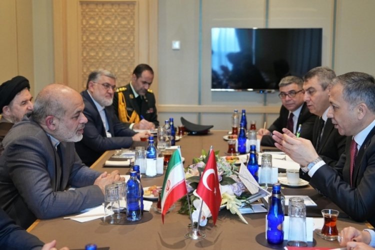 Bakan Yerlikaya, İranlı mevkidaşı Vahidi ile g&ouml;r&uuml;şt&uuml;