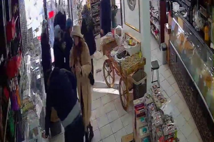 &Ccedil;orum'da sızan su nedeniyle komşular arasında kavga &ccedil;ıktı! 2 yaralı