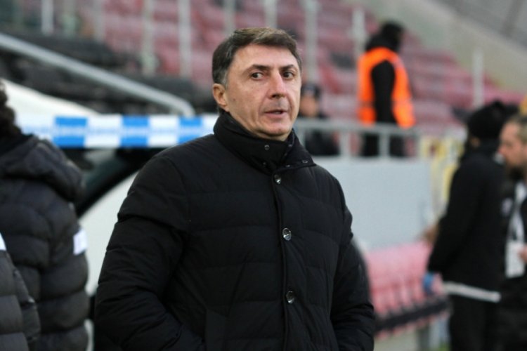 Shota Arveladze: Bu sahada sadece biz oynamadık ama saha bazen &ccedil;abuk oyunlara m&uuml;saade etmiyor