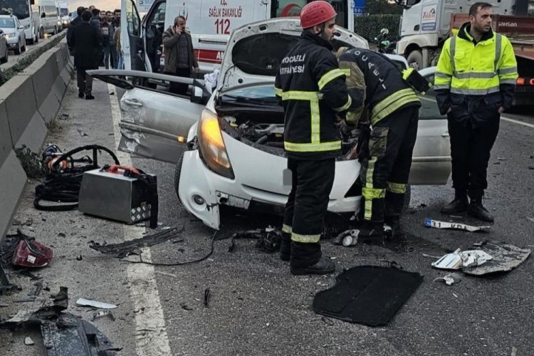 Kocaeli'de 4 ara&ccedil;lı zincirleme kaza: 1 &ouml;l&uuml;, 1 yaralı