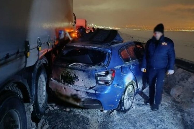 Iğdır'da karlı yolda feci kaza: 1 &ouml;l&uuml;, 1 ağır yaralı