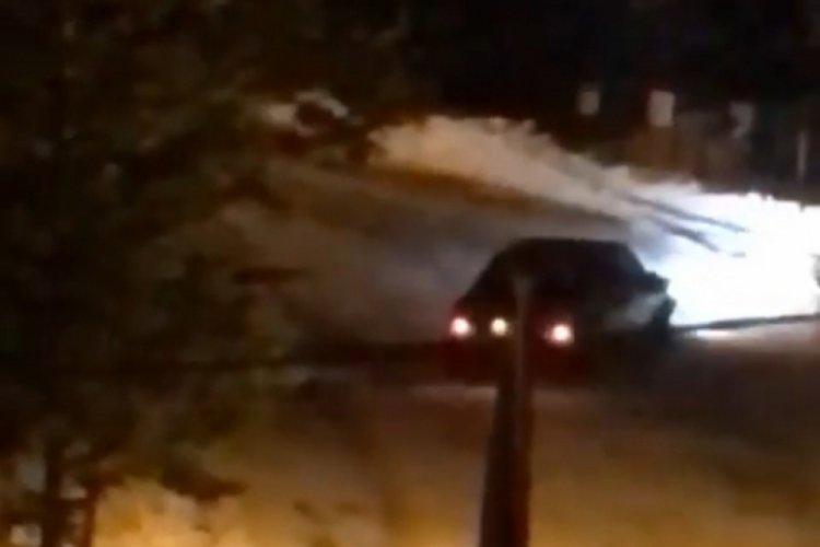 Uludağ'da buzlu zeminde drift