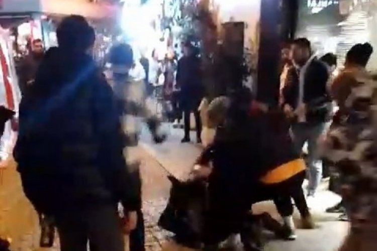İstanbul'da iki grup arasında tekmeli tokatlı kavga!