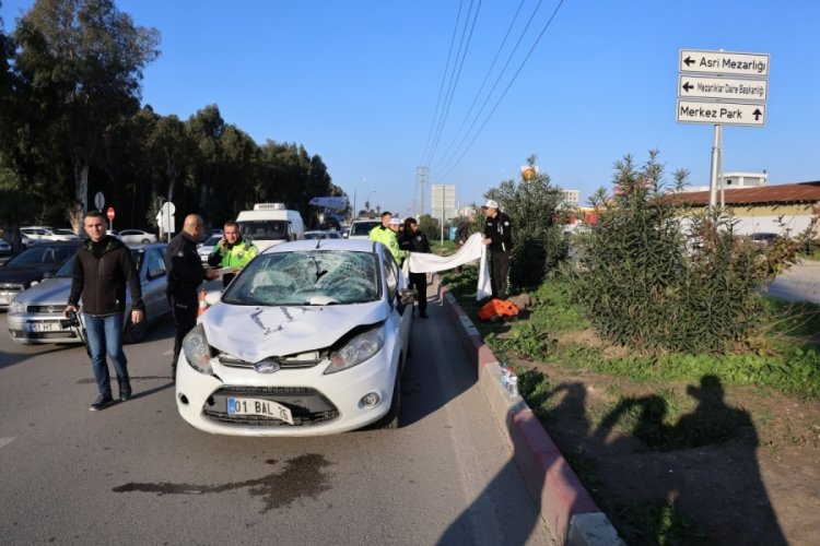 Adana'da otomobilin &ccedil;arptığı yaşlı adam &ouml;ld&uuml;