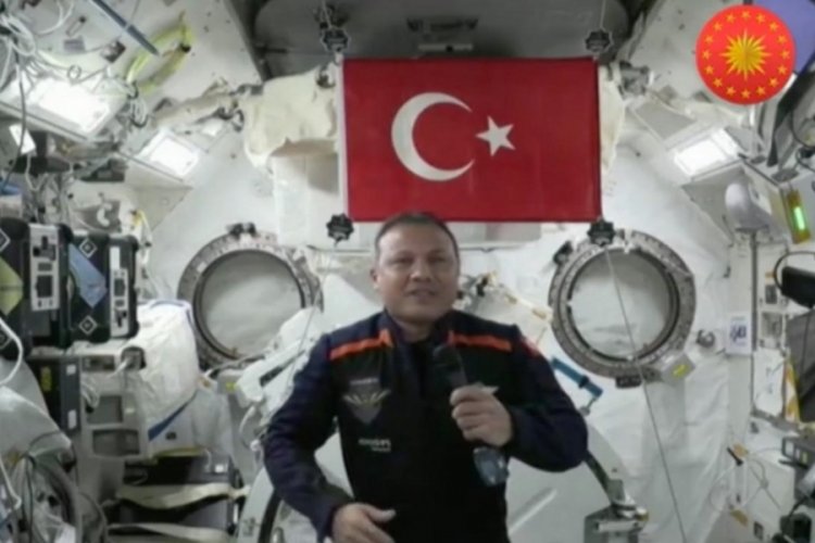 Alper Gezeravcı, yarın uzaydan Bakan Kacır ile g&ouml;r&uuml;şecek