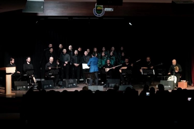 Bursa İneg&ouml;l'de Gen&ccedil;lik Korosu Karadeniz esintisiyle kulakların pasını sildi