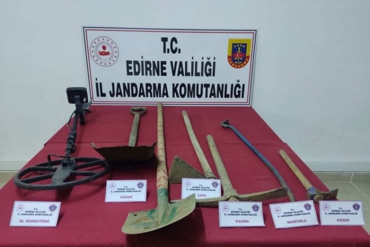 Edirne'de izinsiz kazı yapan 4 ş&uuml;pheli yakalandı