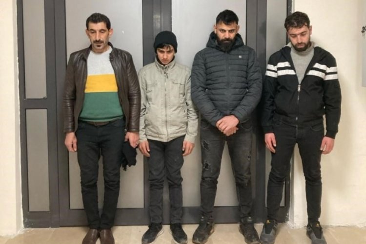 Afyonkarahisar'da g&ouml;&ccedil;men ka&ccedil;ak&ccedil;ılığı ş&uuml;phesi! 2 zanlıdan 1'i tutuklandı