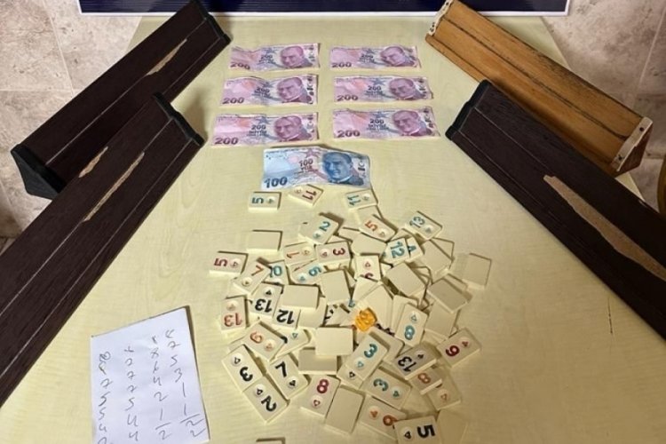 Kocaeli'de kumar oynayan 4 şahsa ise 25 bin 700 TL idari para cezası kesildi