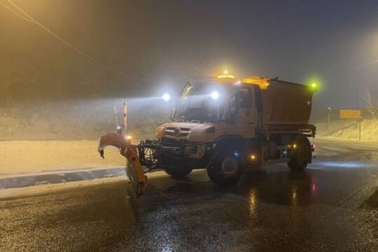 Bolu Dağı kesiminde kar yağışı devam ediyor