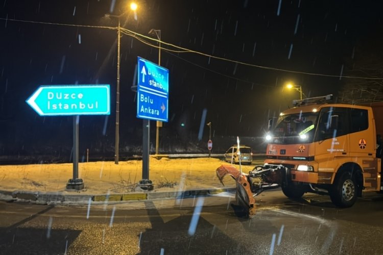D&uuml;zce'de kar yağışını bekleyenler Bolu Dağı'nı tercih etti