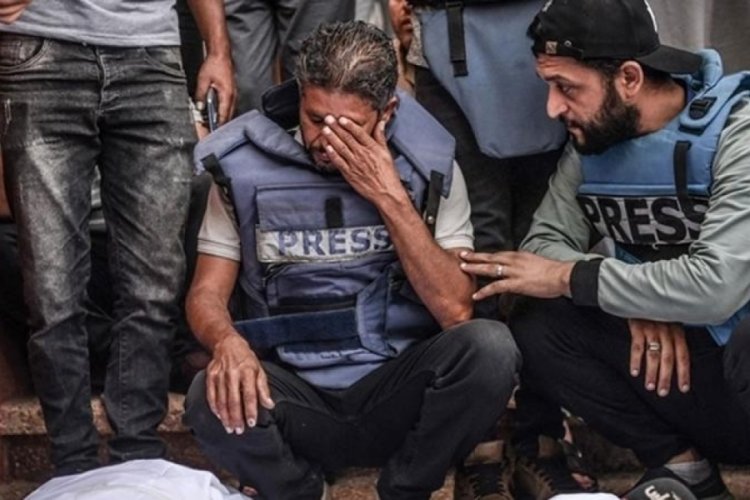 İsrail'in Gazze Şeridi'ne saldırılarında bir gazeteci daha &ouml;ld&uuml;r&uuml;ld&uuml;