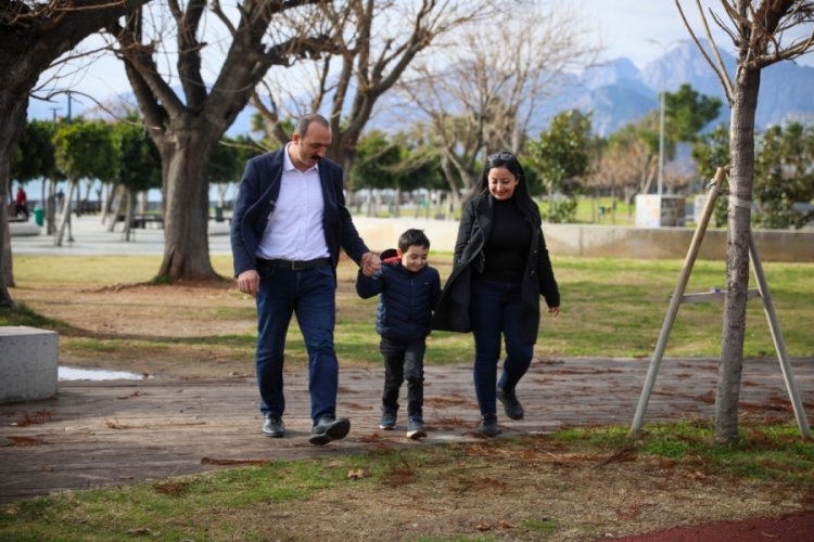 Antalya'da belediye iş&ccedil;i olarak &ccedil;alışırken başkan adayı oldu