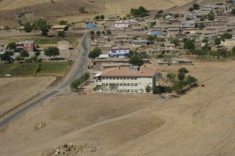 Diyarbakır'da barış yapıp d&ouml;nerken kavga &ccedil;ıktı!