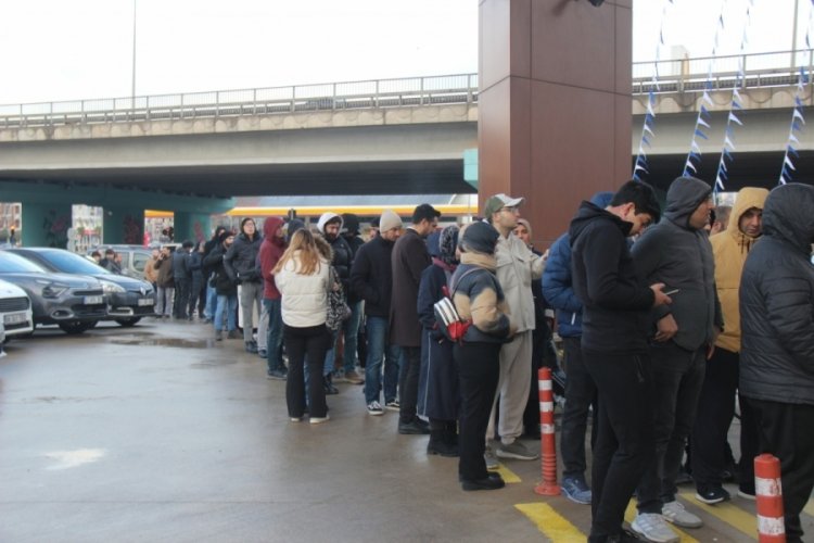 Kocaeli'nde 19 TL'lik &uuml;t&uuml; kuyruğu!