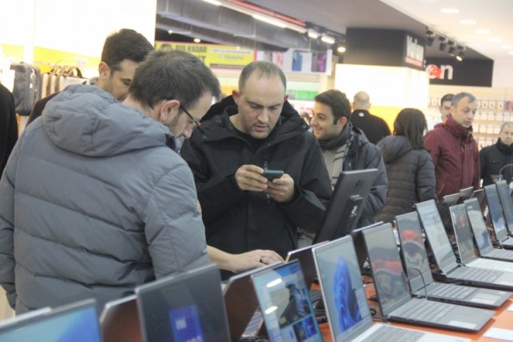 19 TL'lik &uuml;t&uuml; kuyruğu
