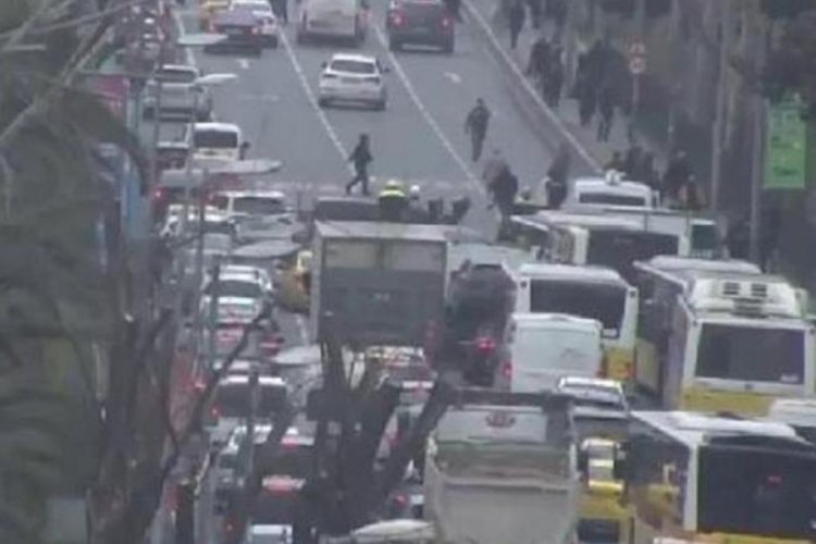 İstanbul'da ş&uuml;pheli &ccedil;antadan kıyafet &ccedil;ıktı