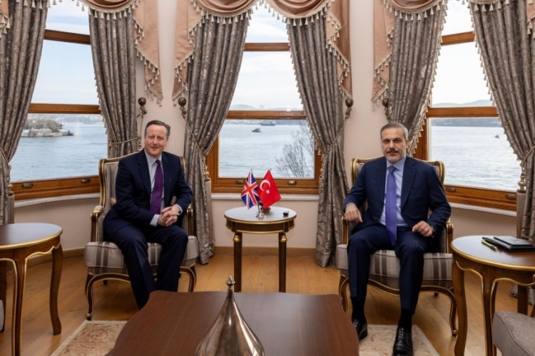 Bakan Fidan, İngiliz mevkidaşı ile g&ouml;r&uuml;şt&uuml;: İkili ilişkiler ele alındı