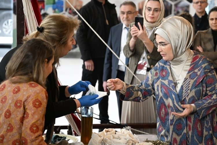 Emine Erdoğan Siirtli kadınlarla bir araya geldi