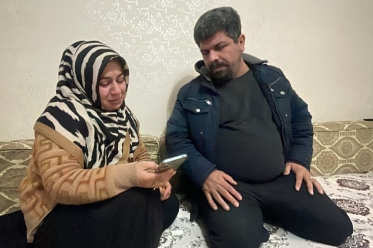 Koruyucu aile olarak baktıkları &ccedil;ocuk geri alınan &ccedil;ift g&ouml;zyaşlarına boğuldu