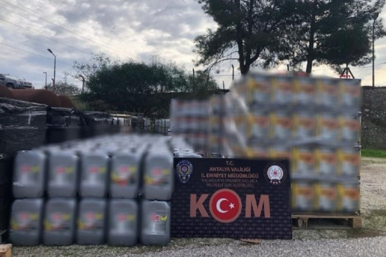 Antalya'da binlerce makaron ele ge&ccedil;irildi
