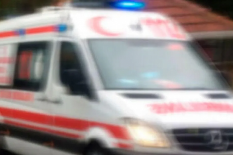 Niğde-Nevşehir yolunda buzlanma nedeniyle kaza meydana geldi! 1 &ouml;l&uuml;, 4 yaralı