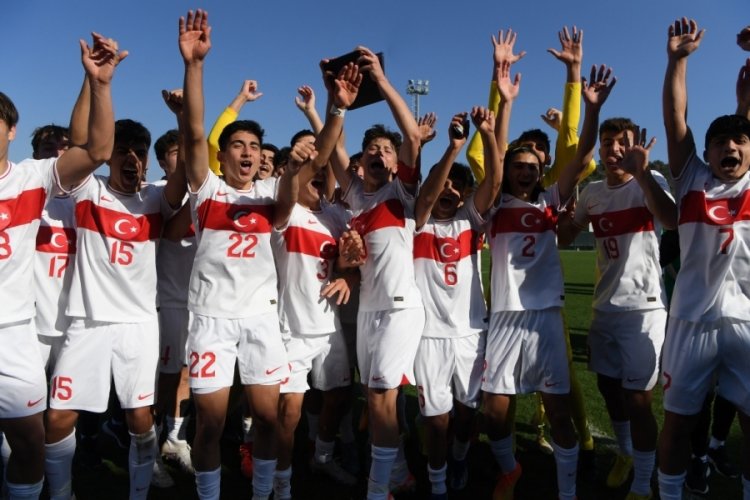 22. kez d&uuml;zenlenen Ege Kupası'nda U16 Milli Takımı şampiyon oldu