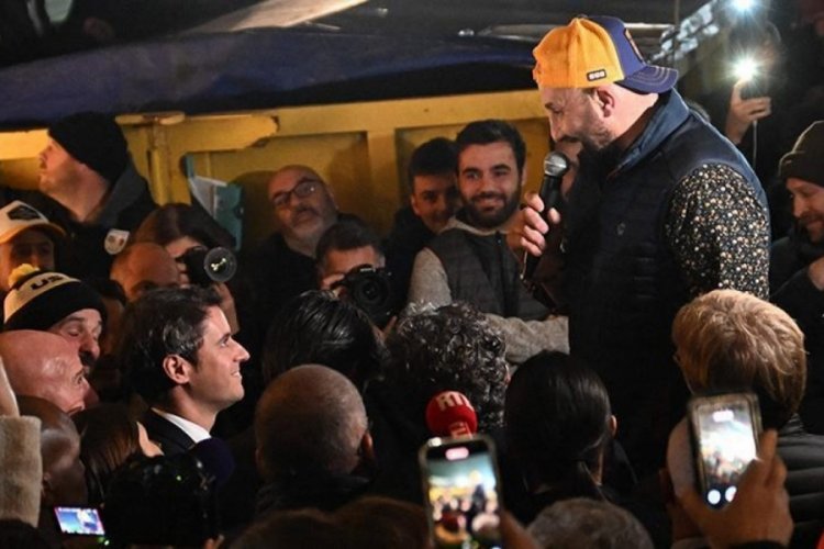 Fransa'da &ccedil;ift&ccedil;iler h&uuml;k&uuml;mete geri adım attırdı