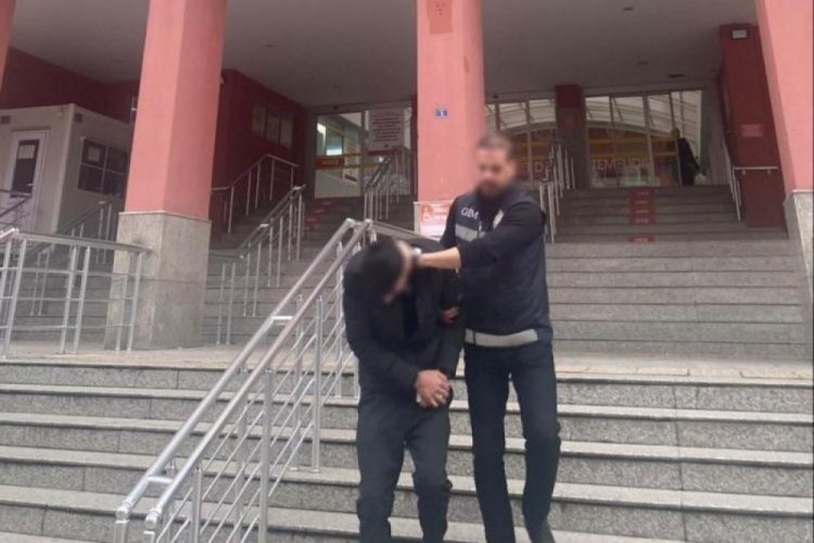 Kocaeli'de yapılan uygulamalarda 10 d&uuml;zensiz g&ouml;&ccedil;men yakalandı