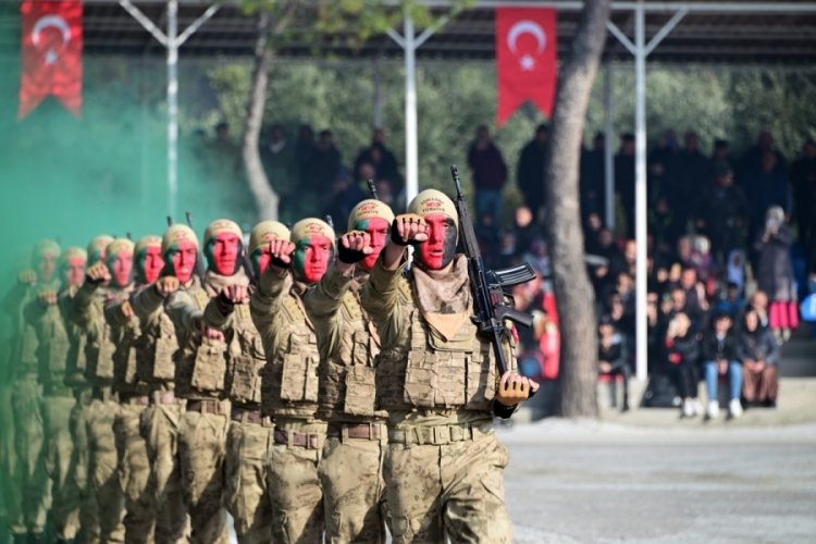 Manisa'da 35'inci D&ouml;nem Uzman Erbaşların mezuniyet t&ouml;reni coşkuyla yapıldı