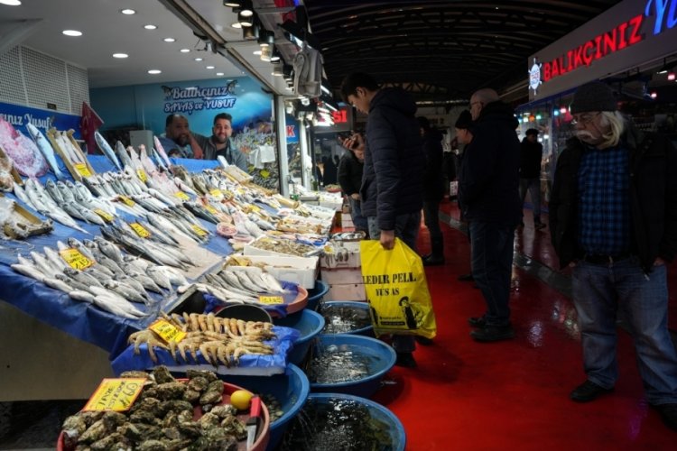 İstanbul'da beklenen kar yağışıyla birlikte balık fiyatları d&uuml;şecek mi?