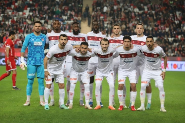 Sivasspor, Beşiktaş ma&ccedil;ına 6 eksikle &ccedil;ıkacak