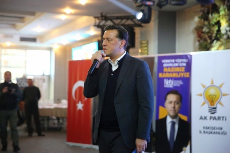 Nebi Hatipoğlu'ndan kendisini eleştiren &Ouml;zg&uuml;r &Ouml;zel'e cevap