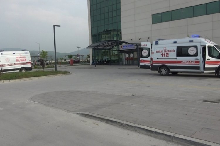Yalova'da 20 tersane iş&ccedil;isi, gıda zehirlenmesi ş&uuml;phesiyle hastanelik oldu