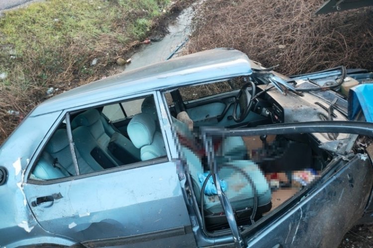 Zonguldak'ta barakaya &ccedil;arpan otomobilin s&uuml;r&uuml;c&uuml;s&uuml; hayatını kaybetti